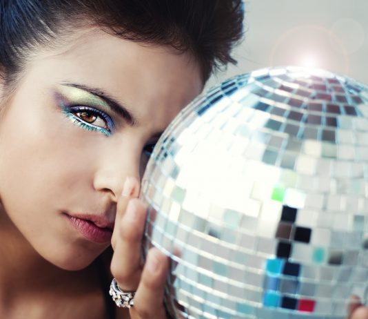 Cum sa realizezi machiajul de club?