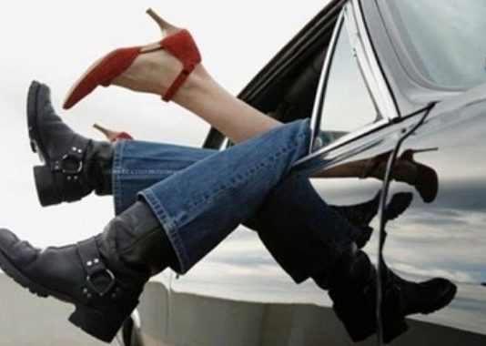 Cele mai hot pozitii de practicat in masina!