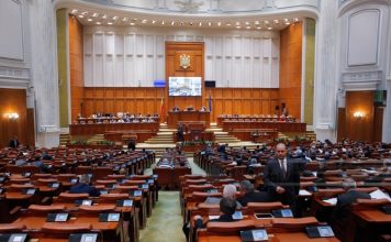 Cum explodeaza violenta ca institutie in pseudo-democratii. Din agora lui Aristot in piata lui Arafat