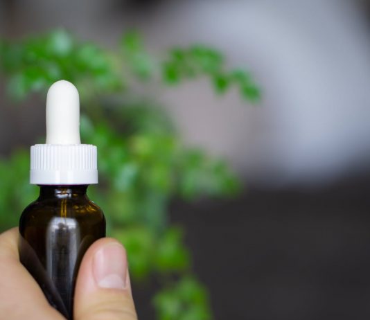 4 afectiuni care pot fi ameliorate cu ajutorul unui tratament cu ulei CBD