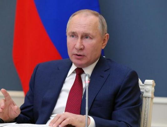 Putin spune ca strainii se pot vaccina impotriva Covid in Rusia contra cost