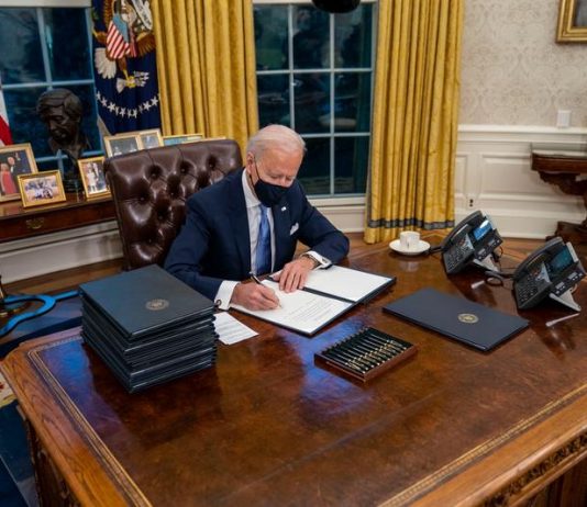 Biden respinge noua oferta de infrastructura GOP, dar se va intalni din nou cu senatorul Capito