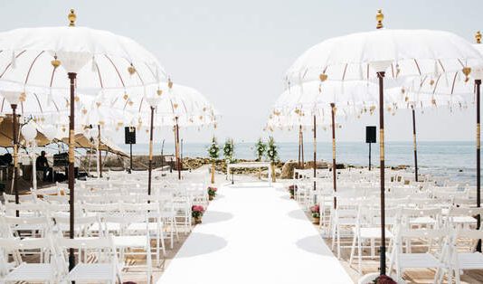 Cum sa sarbatoresti o nunta minimalista in 5 pasi