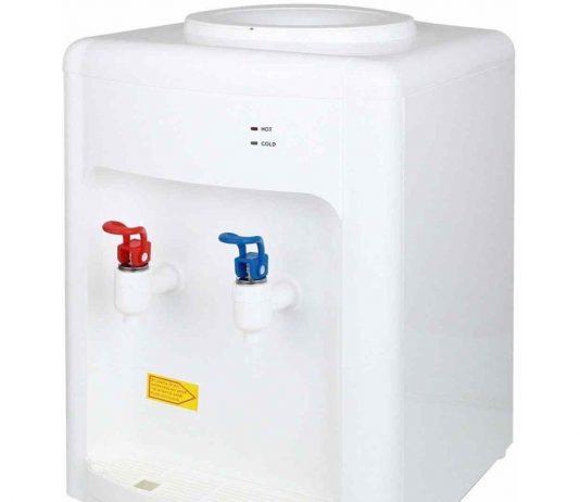 Cum sa eliminati gustul de plastic din dozatorul de apa?