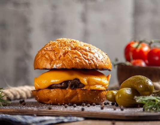 Top 3 retete de burgeri de vita pentru o cina rapida