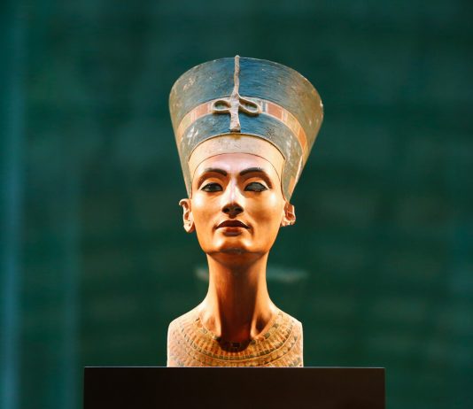 10 mistere artistice celebre la care inca nu putem raspunde