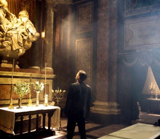 10 ingeri si demoni din religiile lumii